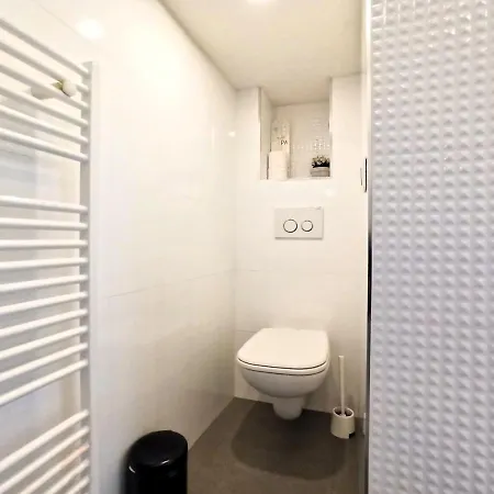 Апартаменты Lovely And Modern 1 Bedroom Centre